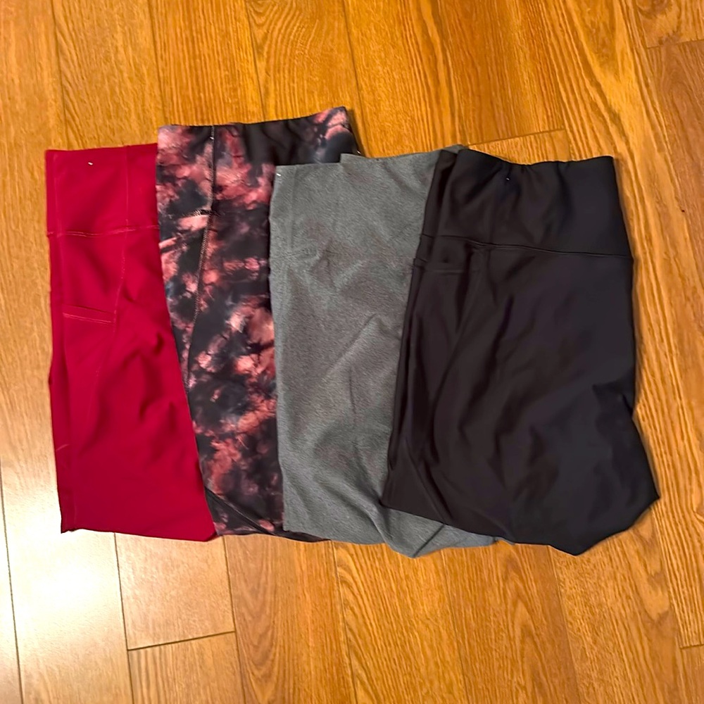 Set of four Old Navy Active leggings size XXL 